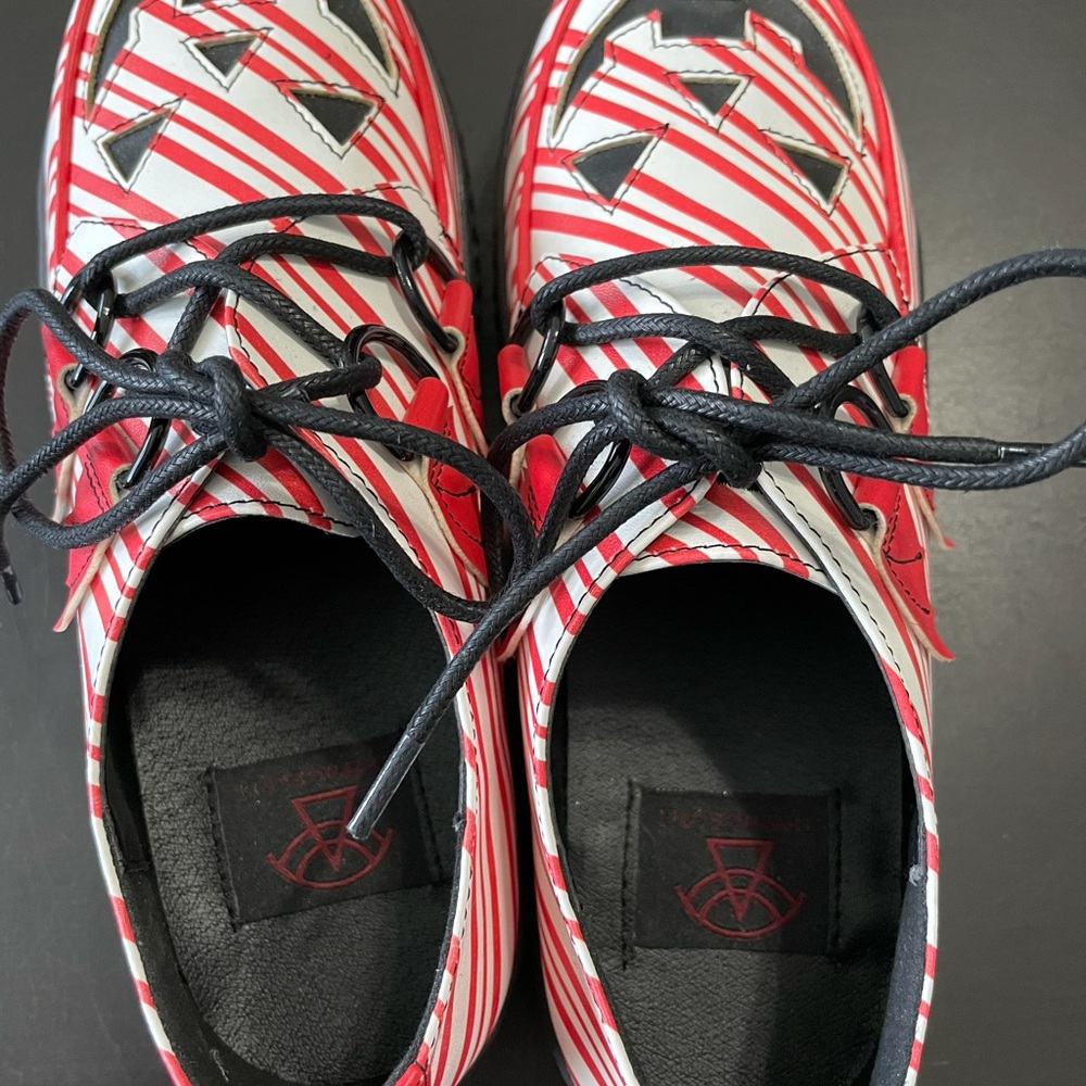 *Strange cult candy cane kryptic creepers.
